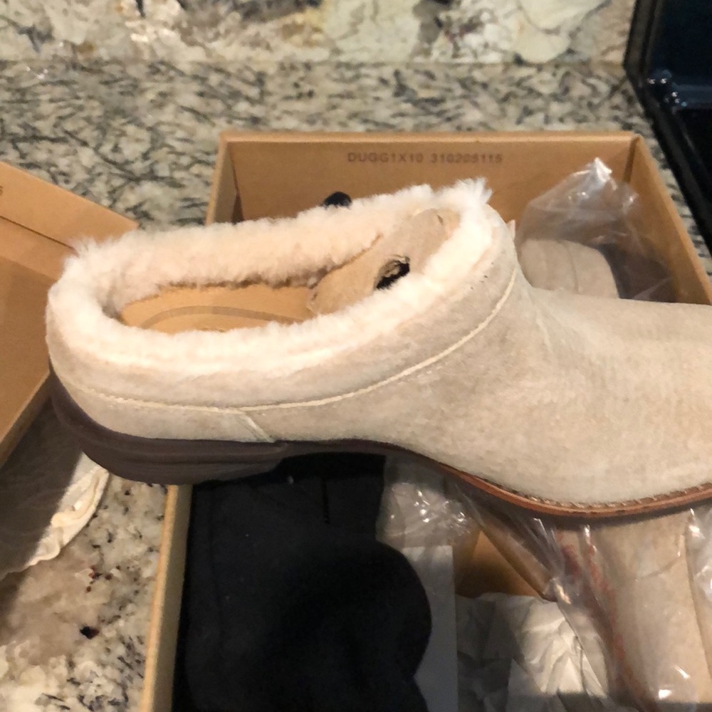 Womans clogs
